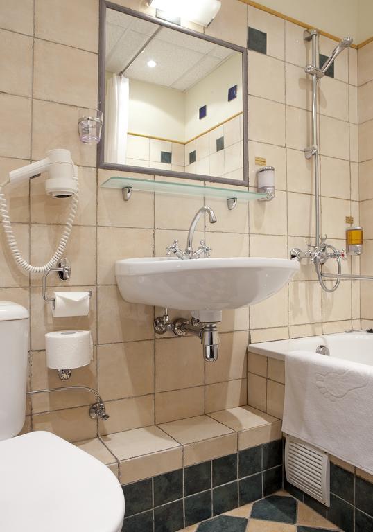 Khách sạn Art Laine 3*