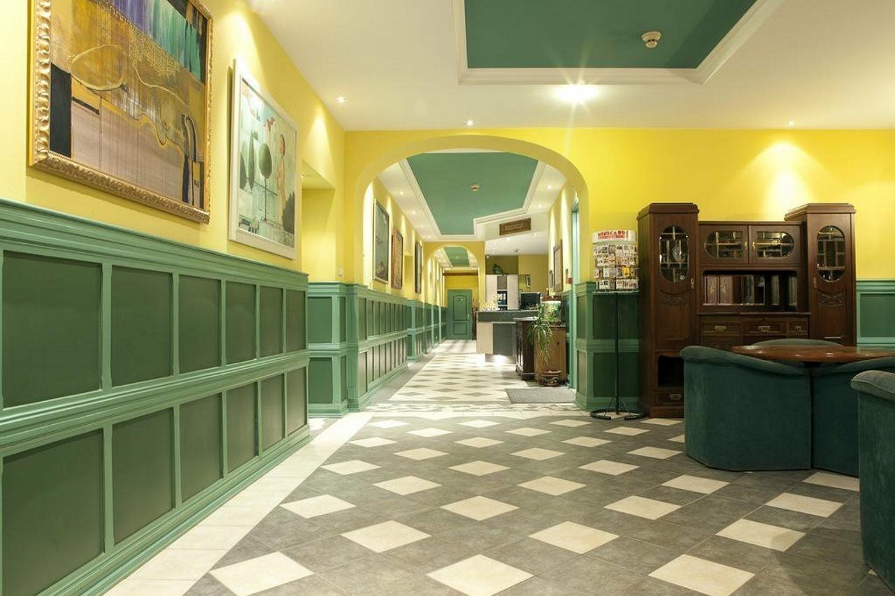 Khách sạn Art Laine 3*